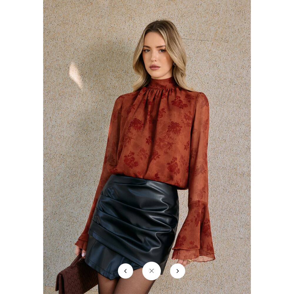NWT Commense Floral Print Chiffon Bell Sleeve Blouse Sz M